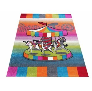 Modern szőnyeg gyerekszobába egy gyönyörű színes körhintával Szélesség: 400 cm | Hossz: 400 cm