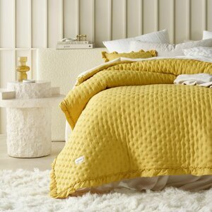 Modern sárga ágytakaró Molly fodorral 240 x 260 cm
